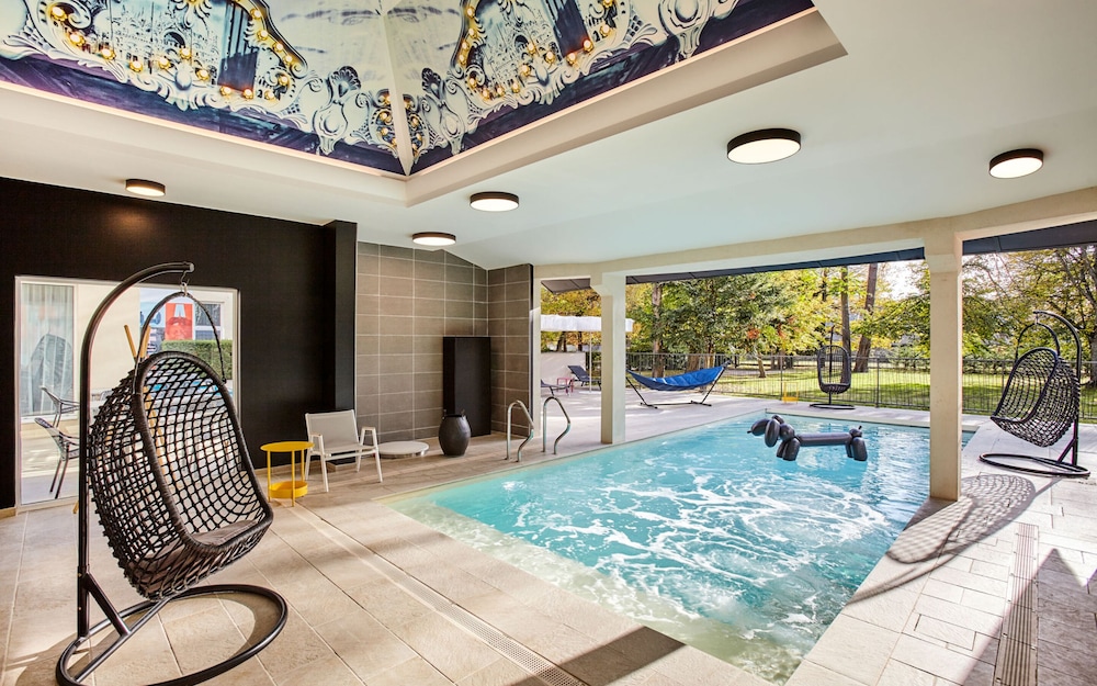 Mercure Chateau De Fontainebleau 28/76