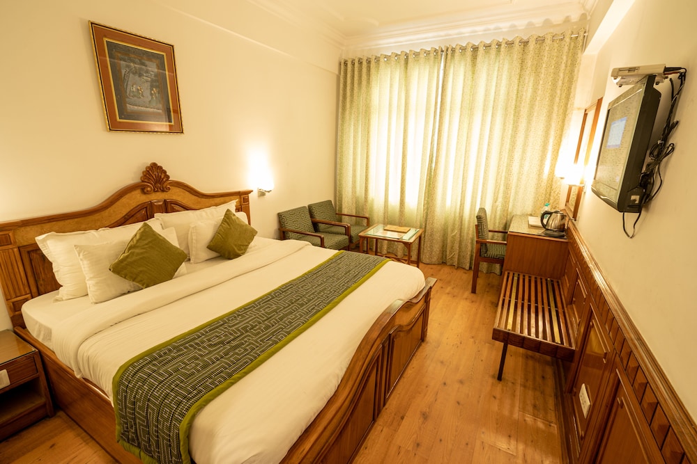 Hotel Baljees Regency 9/33