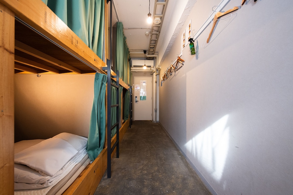 MALE DORM, 10 BEDS