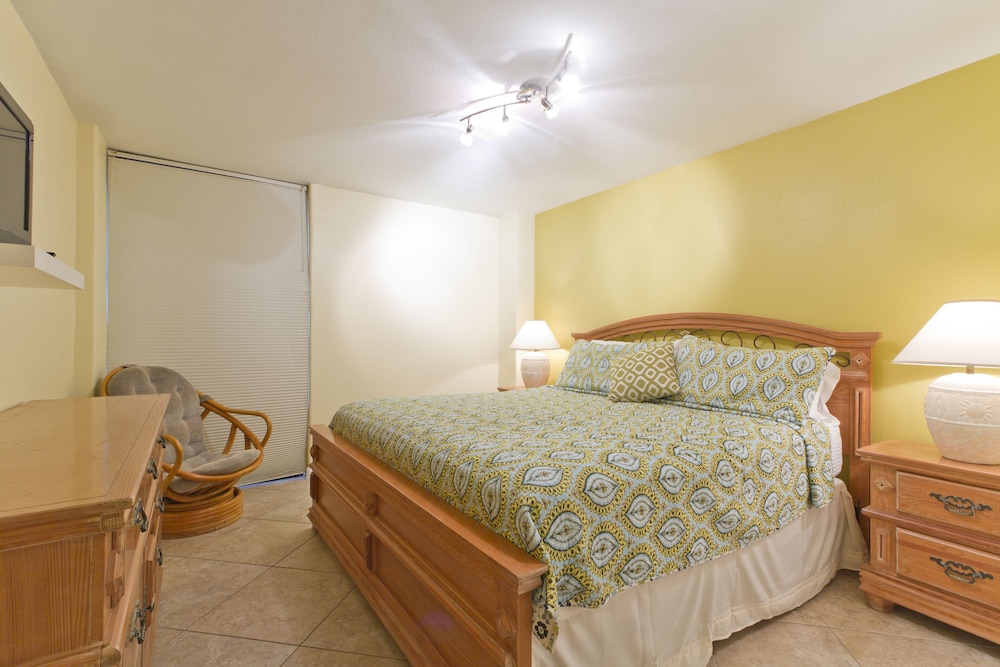 3 BEDROOMS, CONDO, BEACH VIEW, GROUND FLOOR