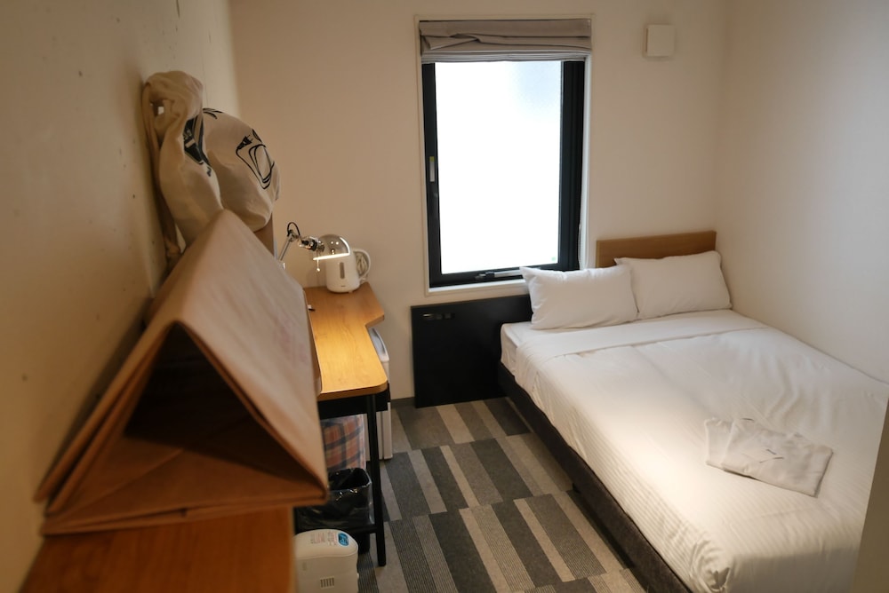 8Hotel 21/63