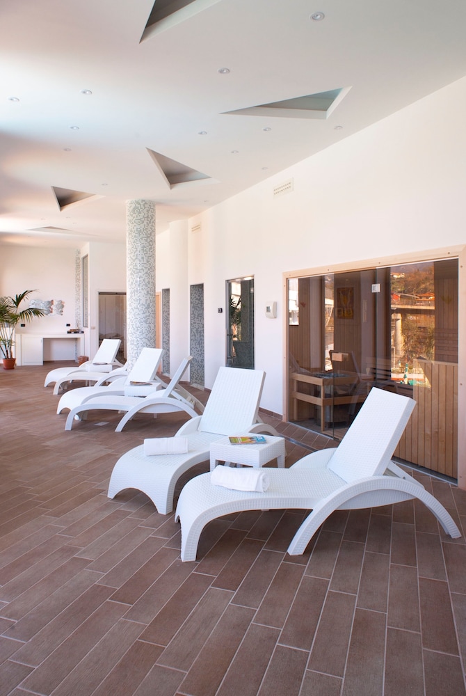 Hotel Terme Capasso 47/61
