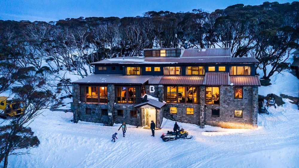 Boonoona Ski Lodge 2/50