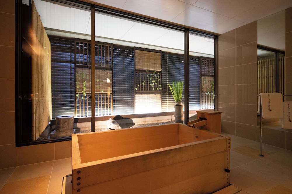 Kizashi The Suite 27/49