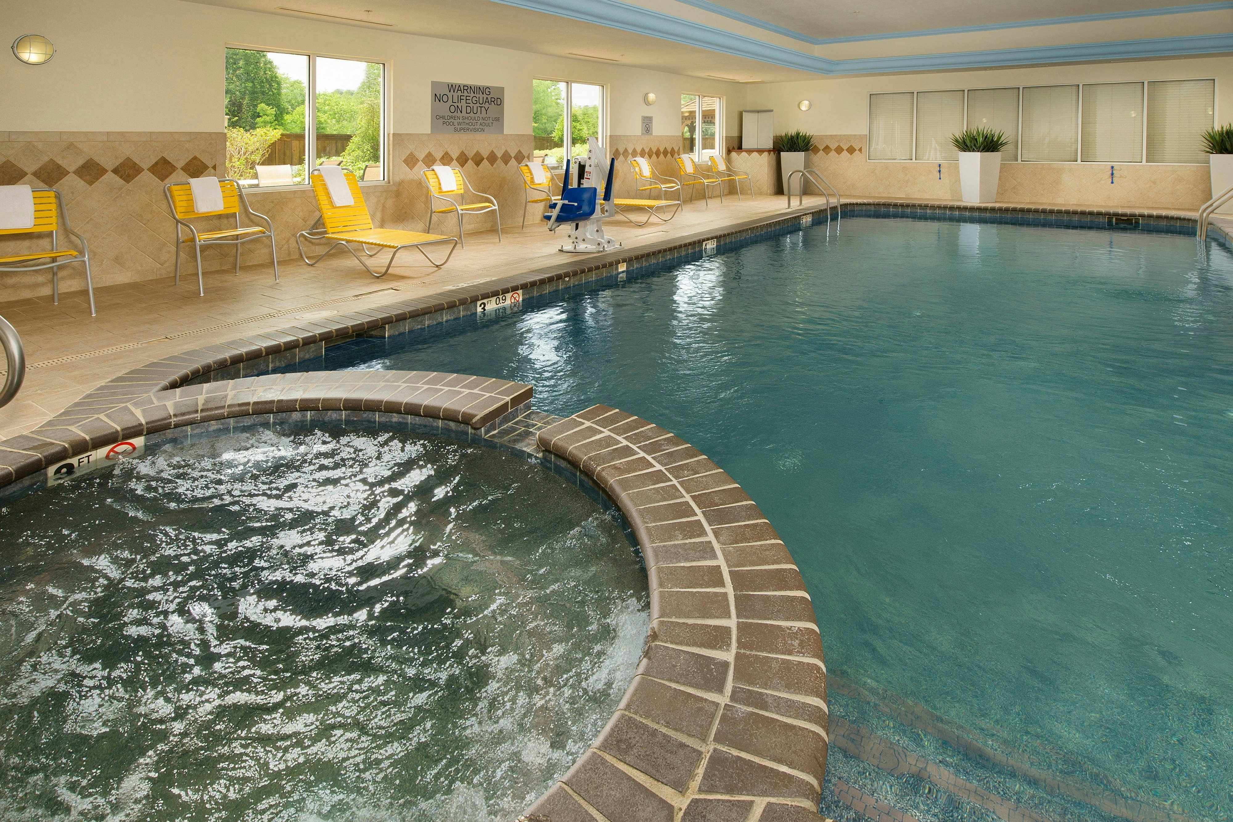 Fairfield Inn & Suites By Marriott Marshall 4/14