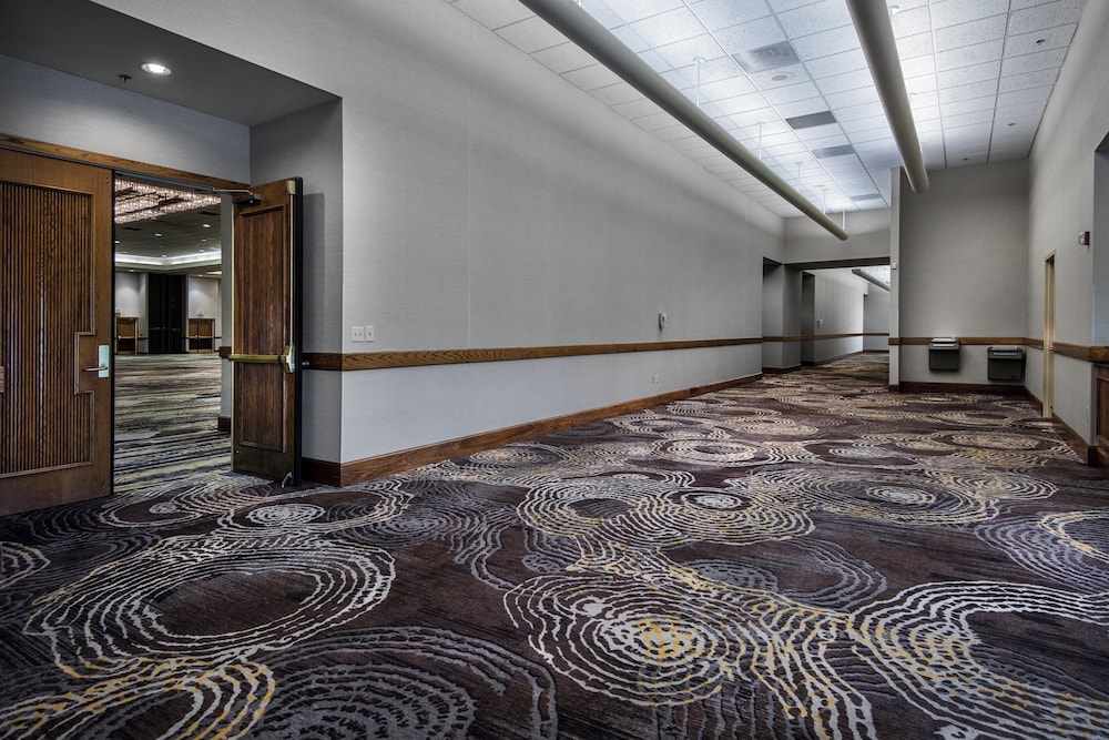 Holiday Inn Springdale/Fayetteville Area 22/50