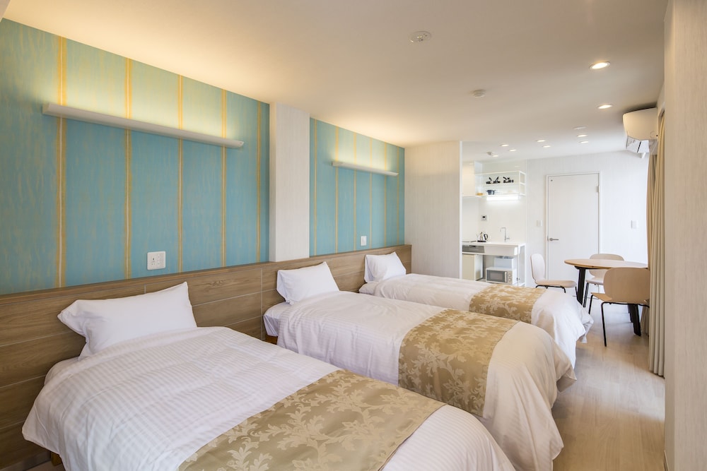 SUPERIOR, STUDIO, 3 BEDS, BALCONY