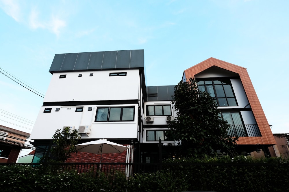 Wayha Hostel Don Mueang Airport 4/66