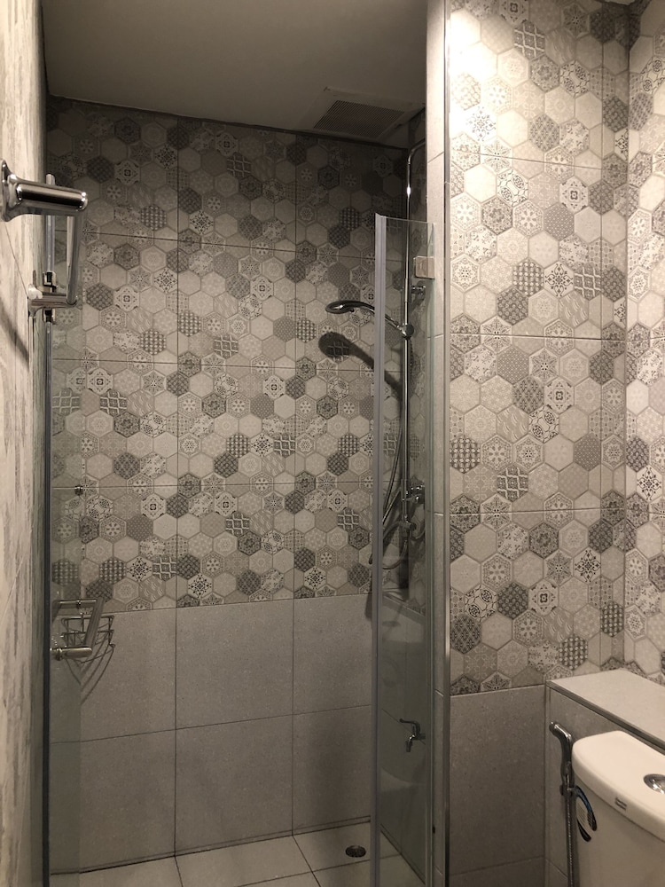 Namamema Boutique Hotel 66/70