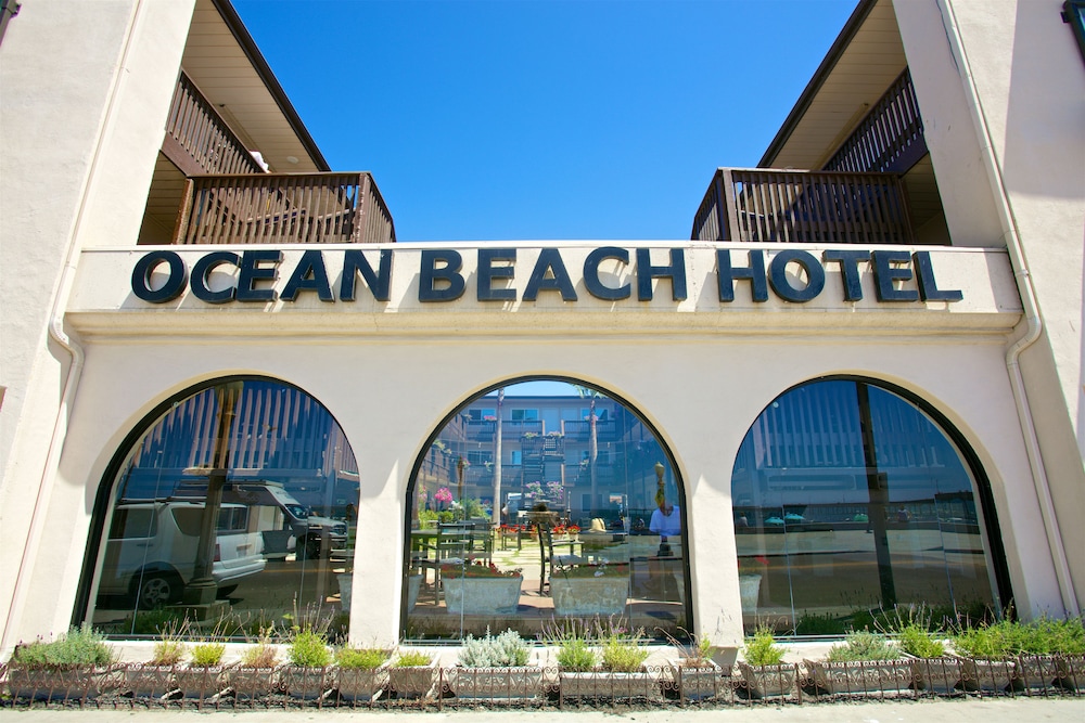 Ocean Beach Hotel 5/69