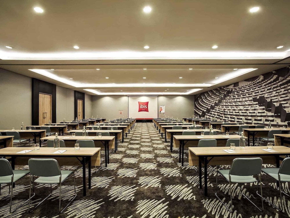 Ibis Jakarta Harmoni 52/56