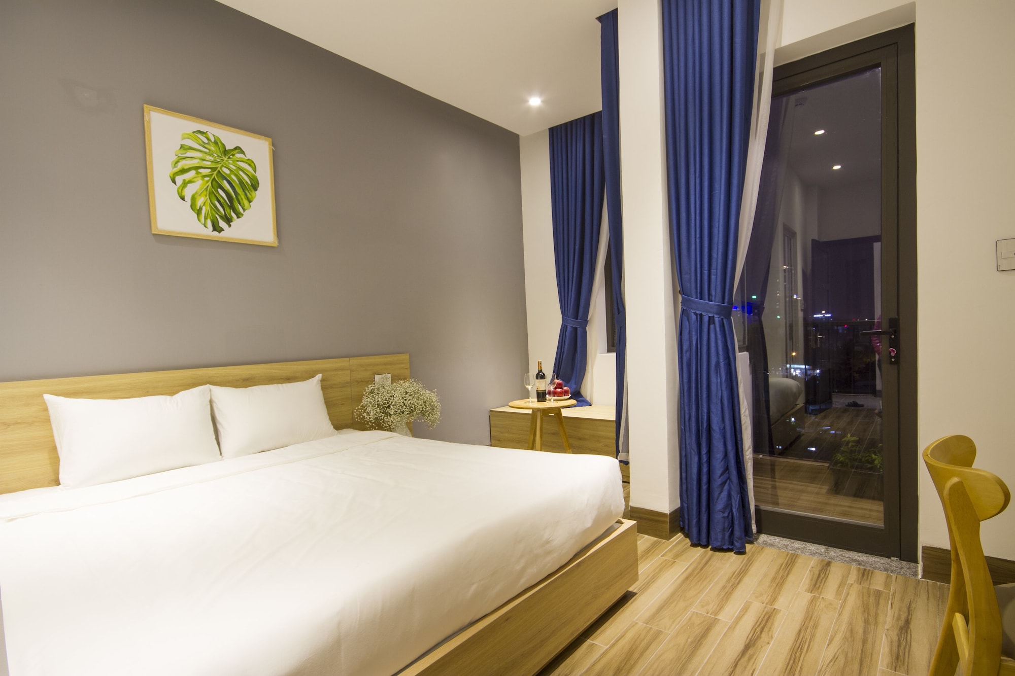 DELUXE, DOUBLE BED