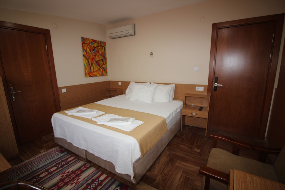 Kadikoy Otel 12/48