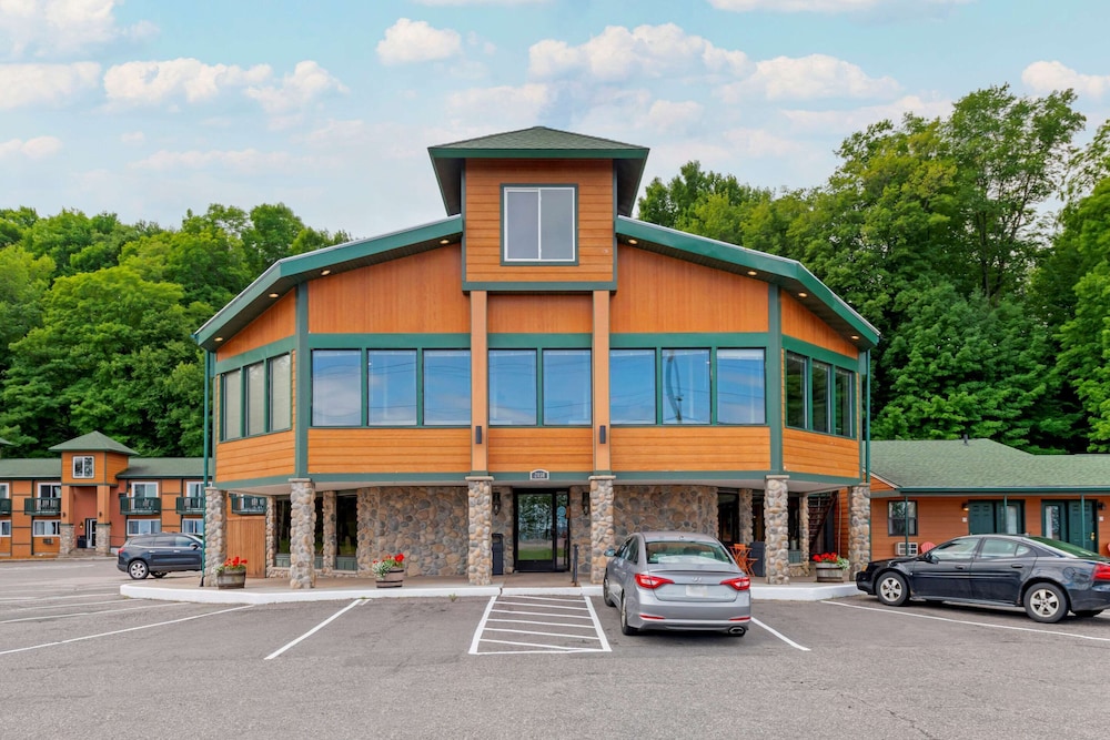 Econo Lodge Lakeview 1/44