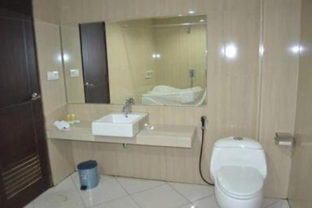 Zahra Syariah Hotel Kendari 55/59