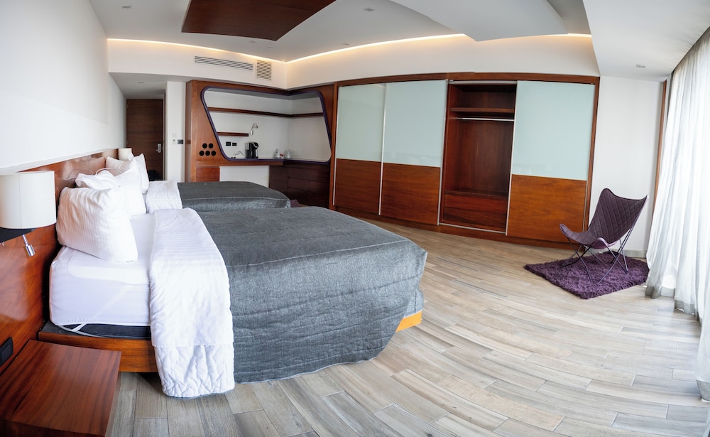 Sonata Hotel 15/33