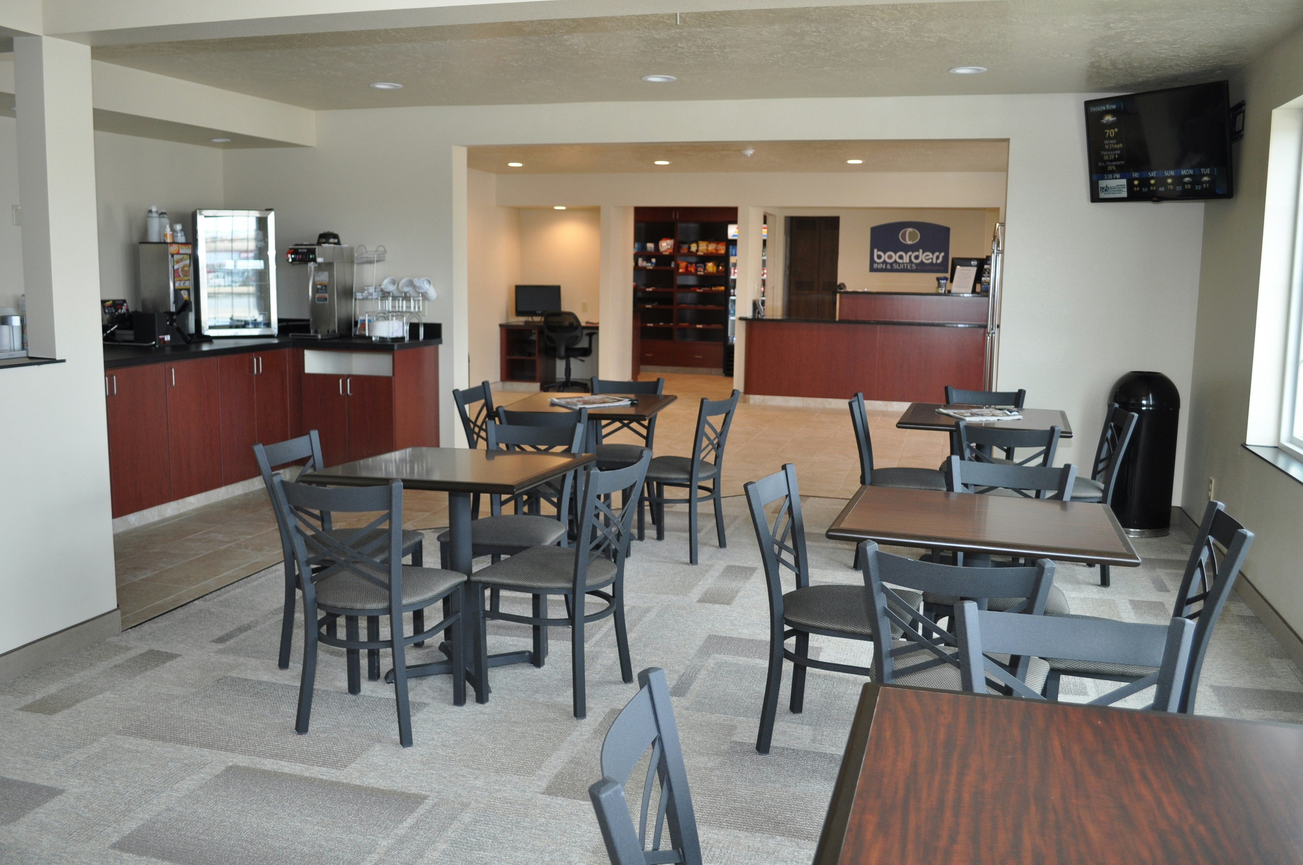 Boarders Inn and Suites Broken Bow 32/43