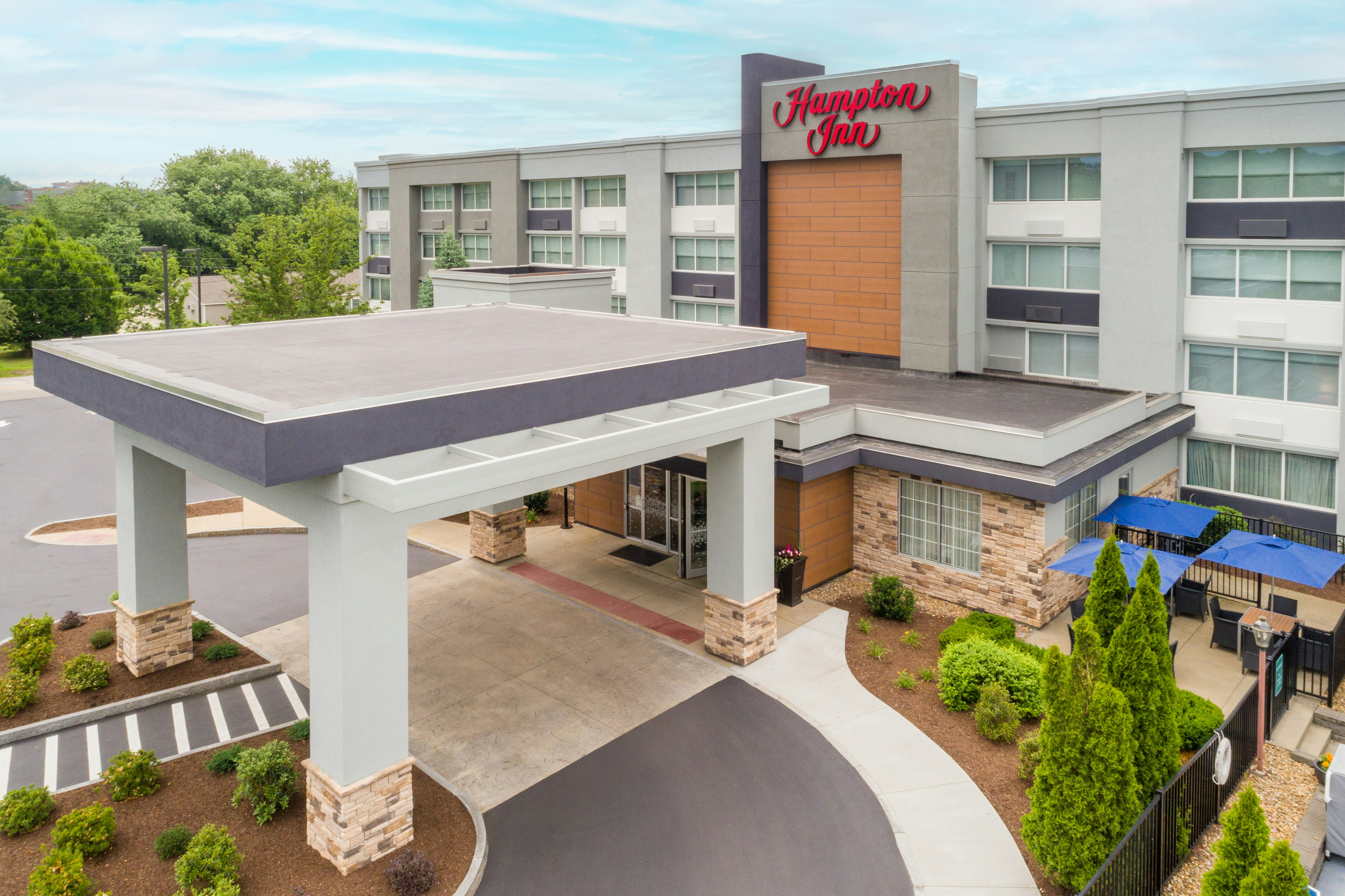Hampton Inn Manchester Downtown, NH 38/39