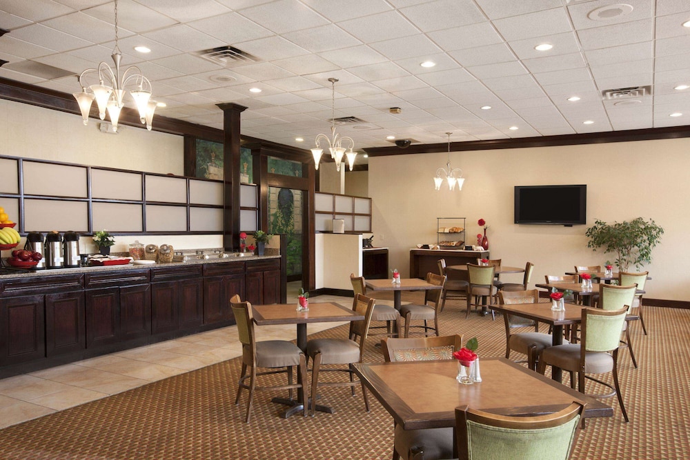 Ramada By Wyndham Newark/Wilmington 26/34