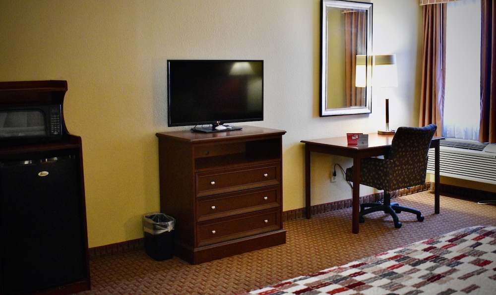 Red Roof Inn And Suites Little Rock 30/33