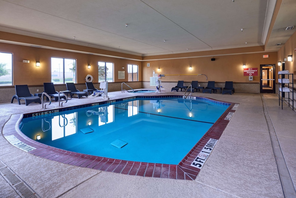 Hampton Inn & Suites Waco South photo3