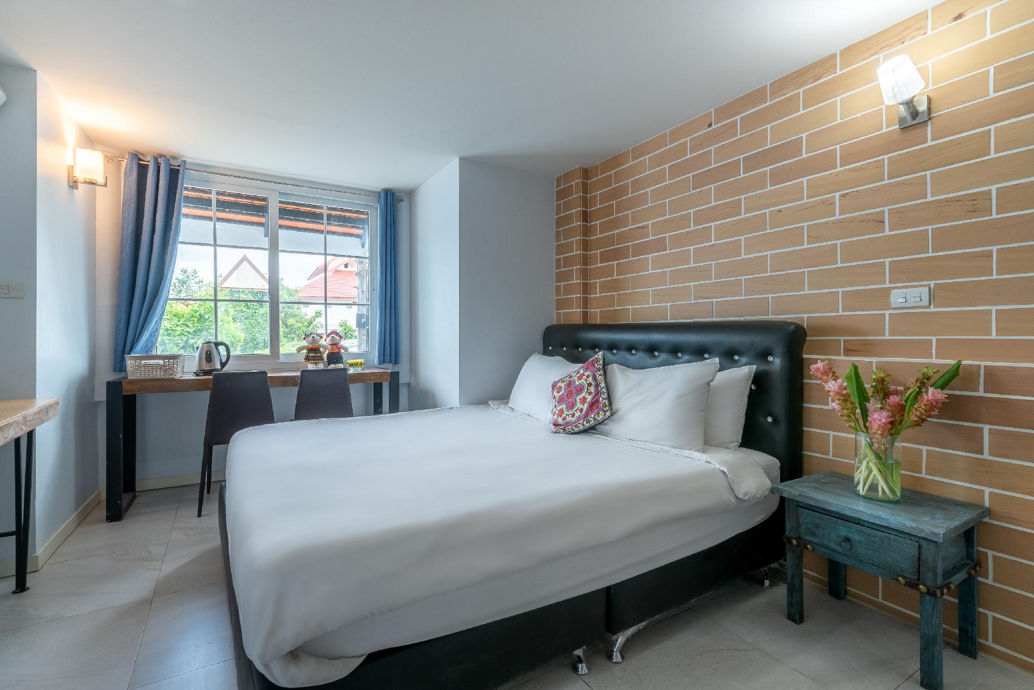Standard, King Bed