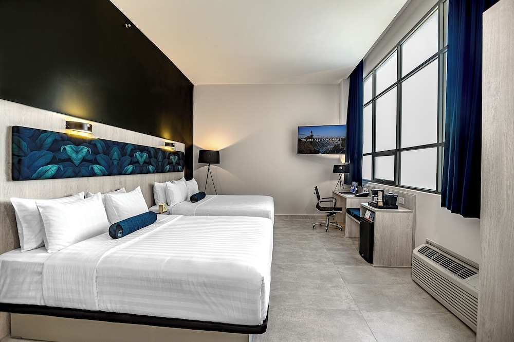 Room, 2 Queen Beds, Gulf View, Premium Floor