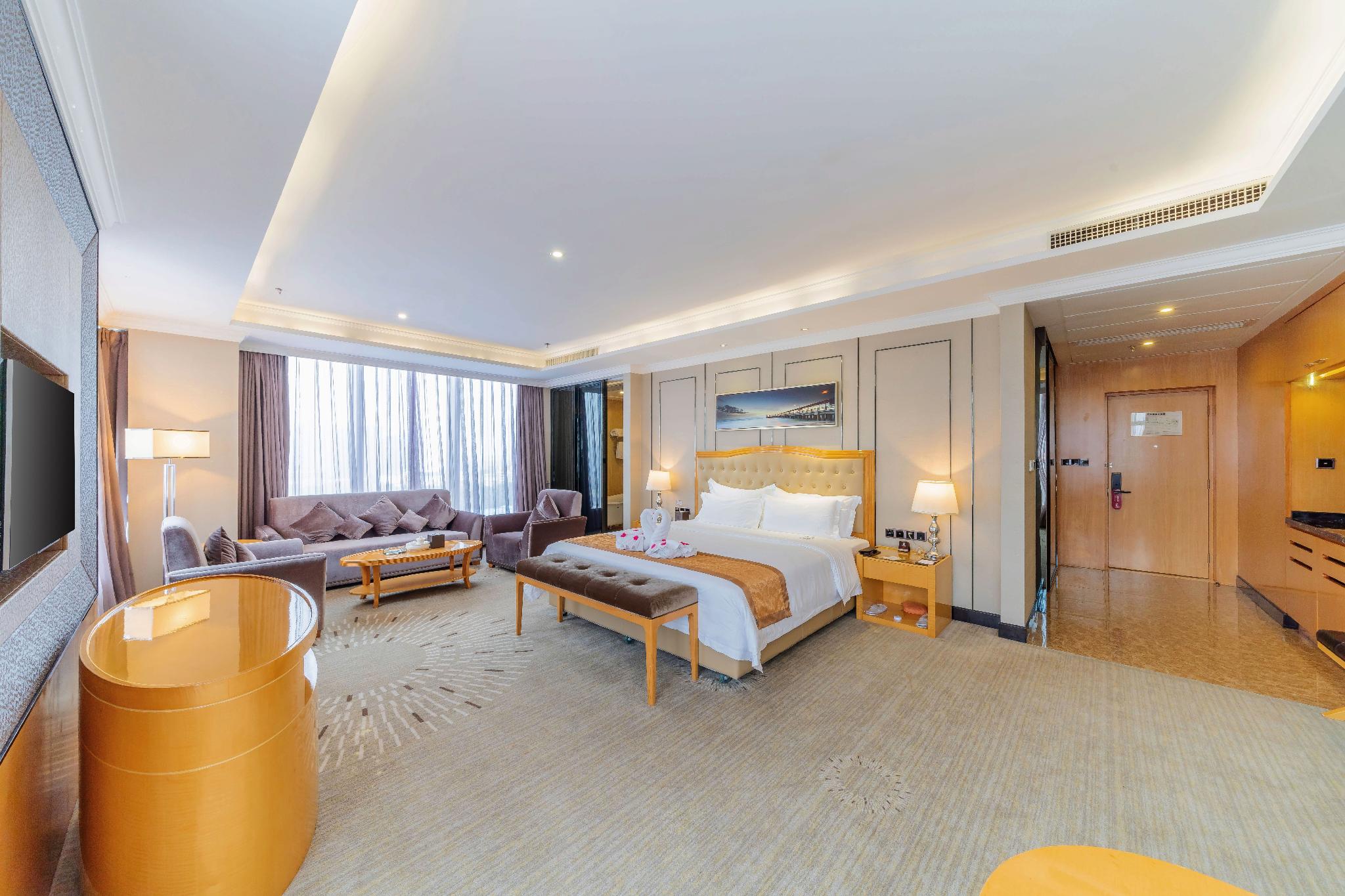 Golden Phoenix International Hotel 19/51