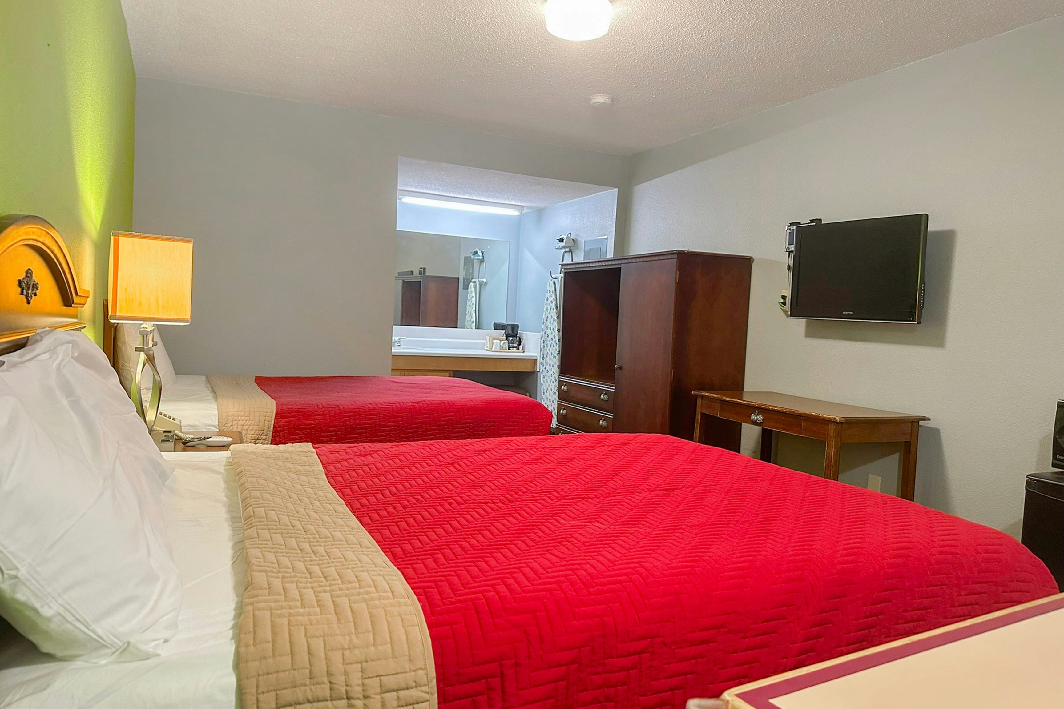 OYO Hickory House Inn 15/38