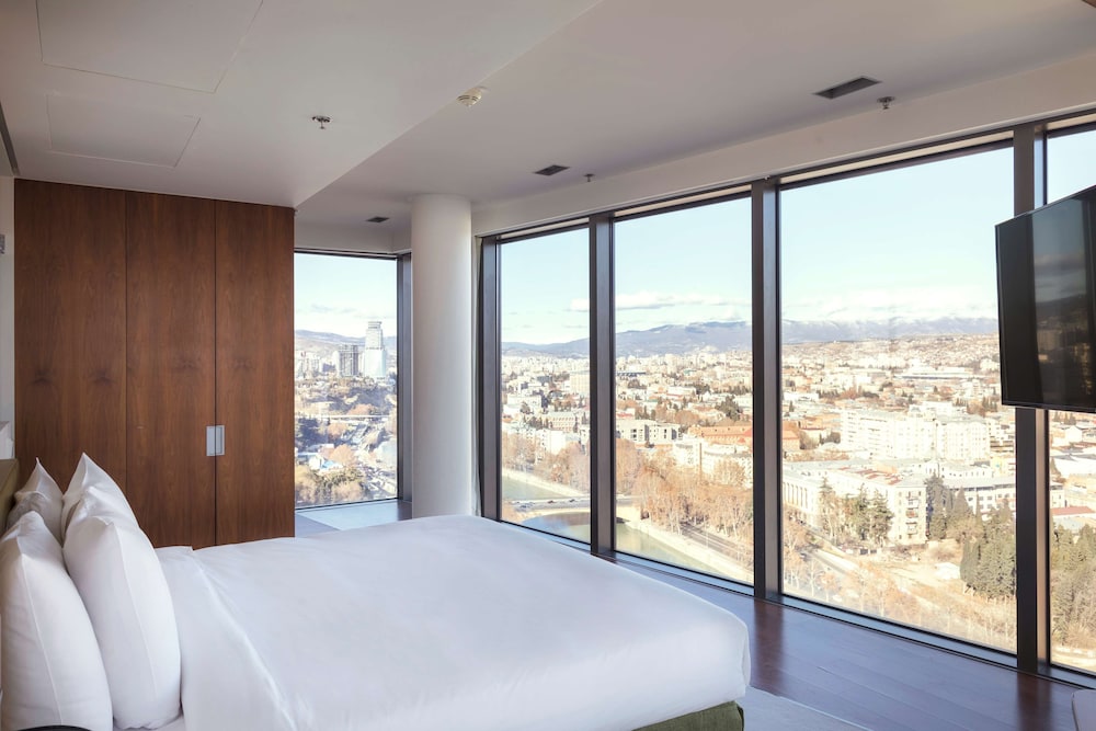 Radisson Blu Iveria 24/74