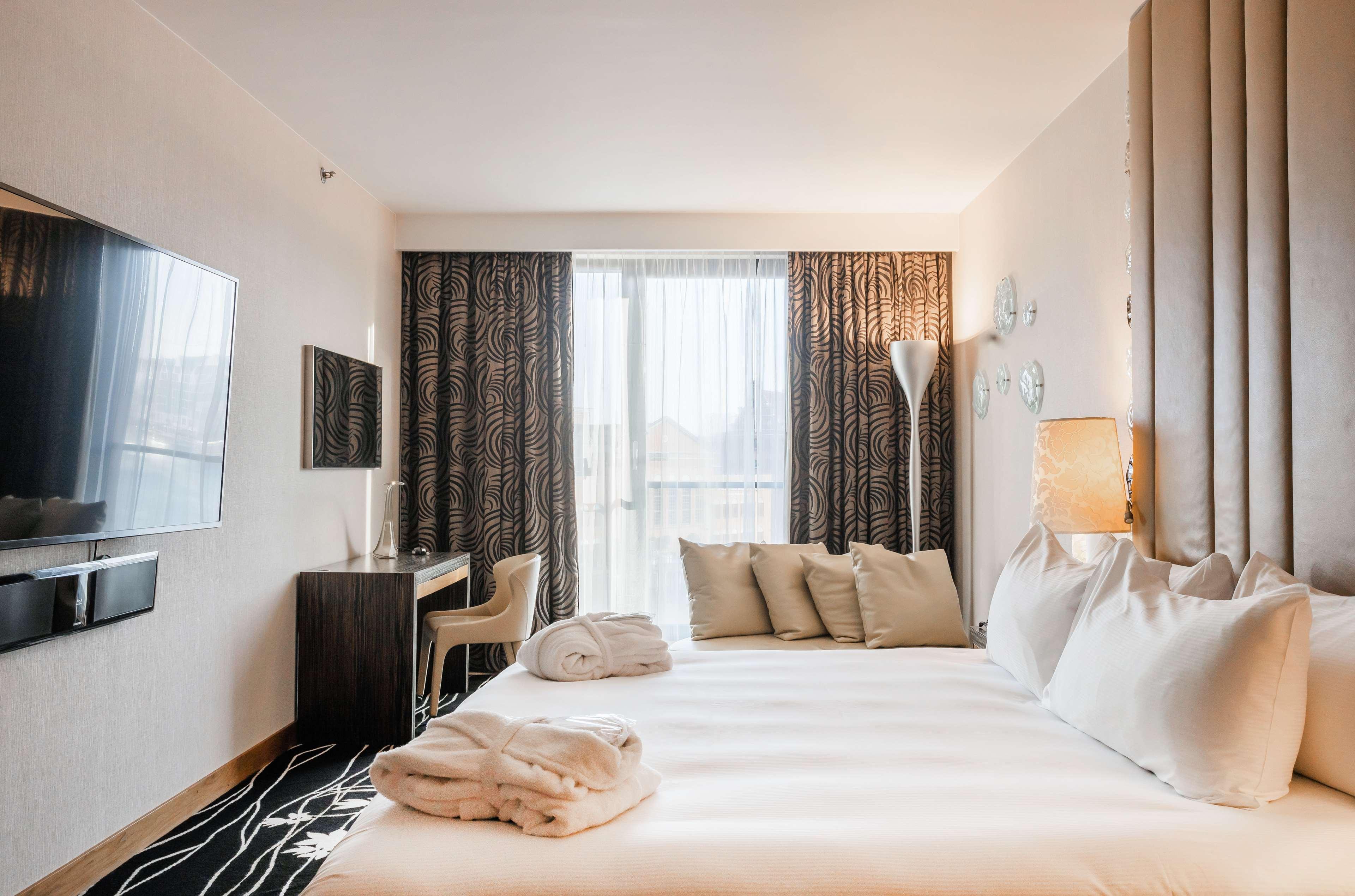 PRESIDENTIAL, SUITE, RIVER VIEW
