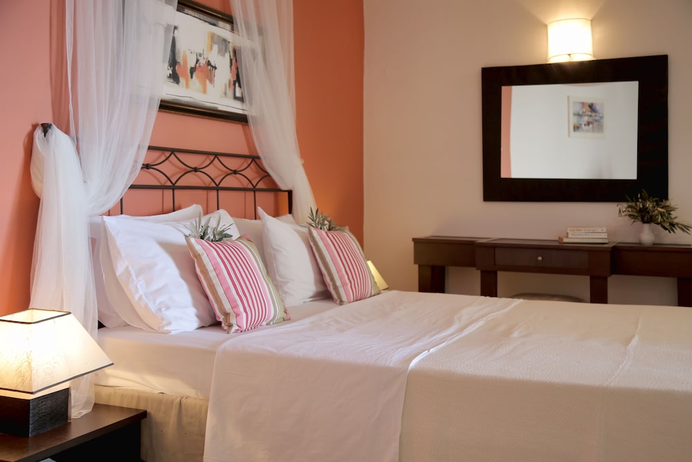 Classic, Studio, Queen Bed, Partial Sea View, 2 Sofa