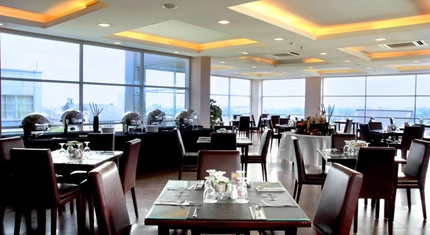 Grand Pacific Hotel 23/28
