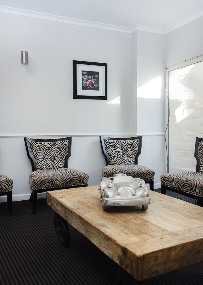 Beachcombers Hotel 30/48