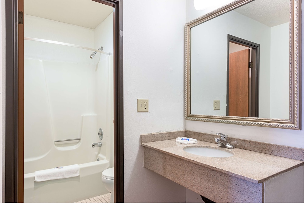 Motel6 Wisconsin Rapids Wi 16/54