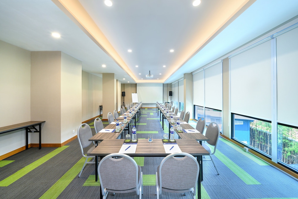 Holiday Inn Express Jakarta Menteng by IHG 54/66