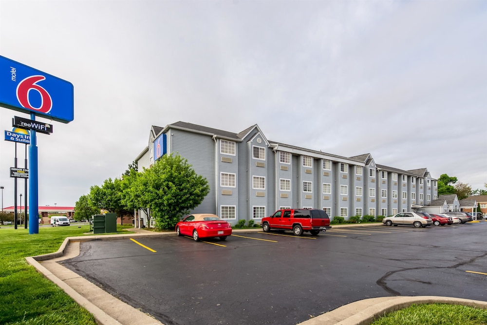 Motel6 Indianapolis, IN 38/51