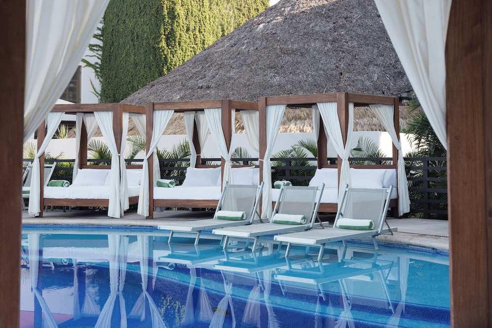 swimming pool spa