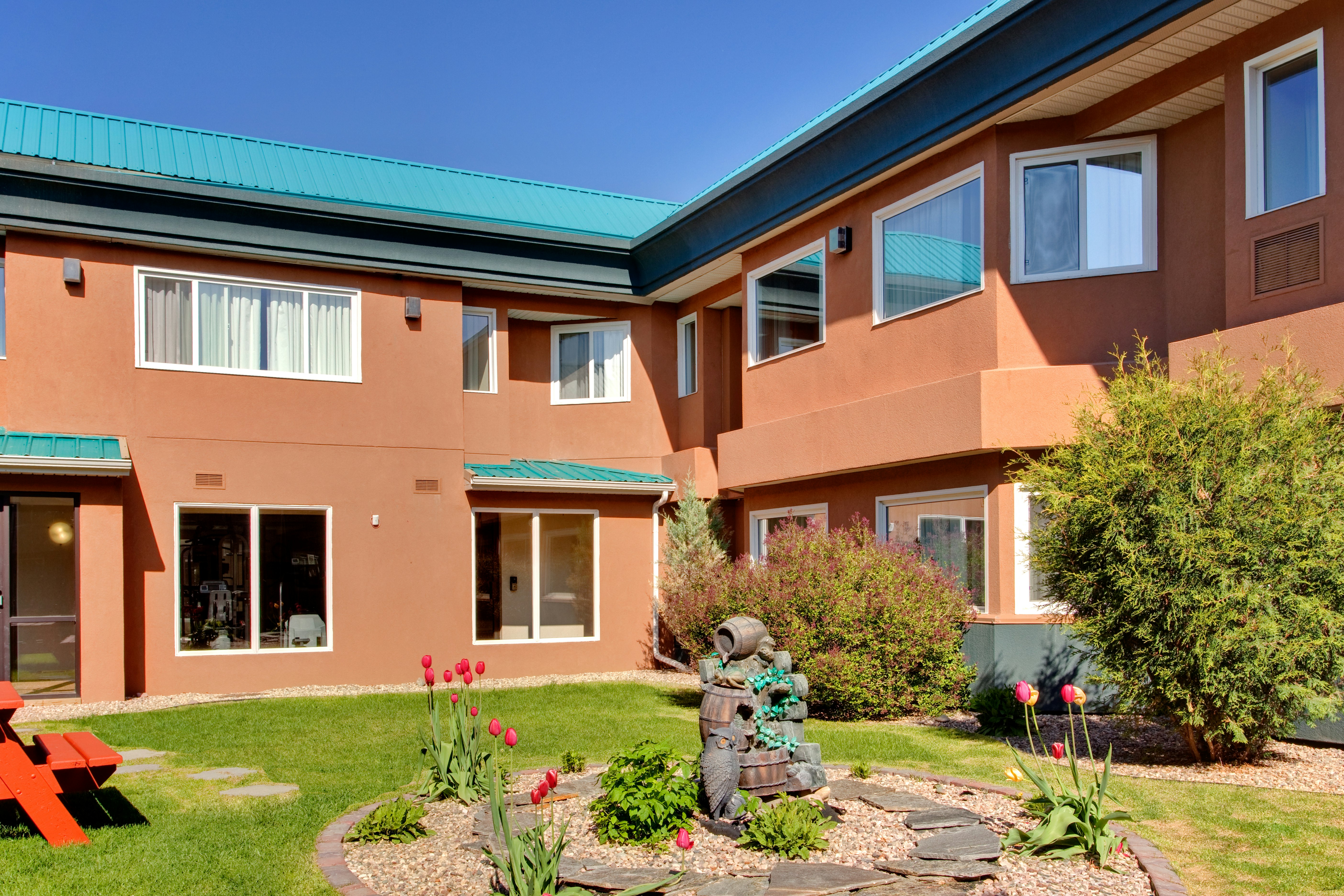 HOLIDAY INN EXPRESS RED DEER 4/68