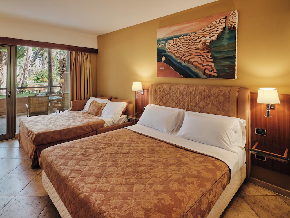 Comfort, Deluxe, Double Bed, Pool Side, Sofa