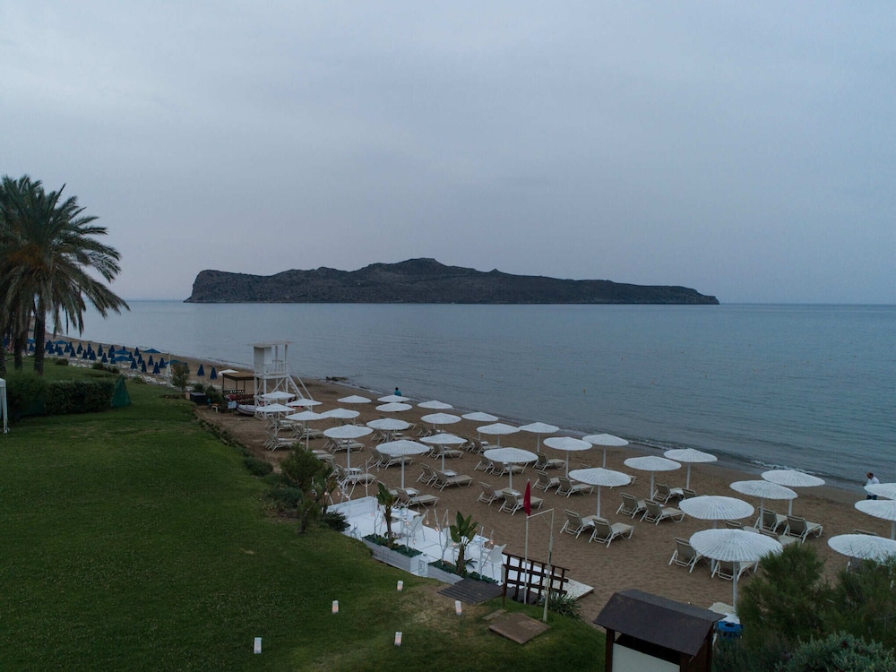 Giannoulis - Santa Marina Beach Hotel 72/77