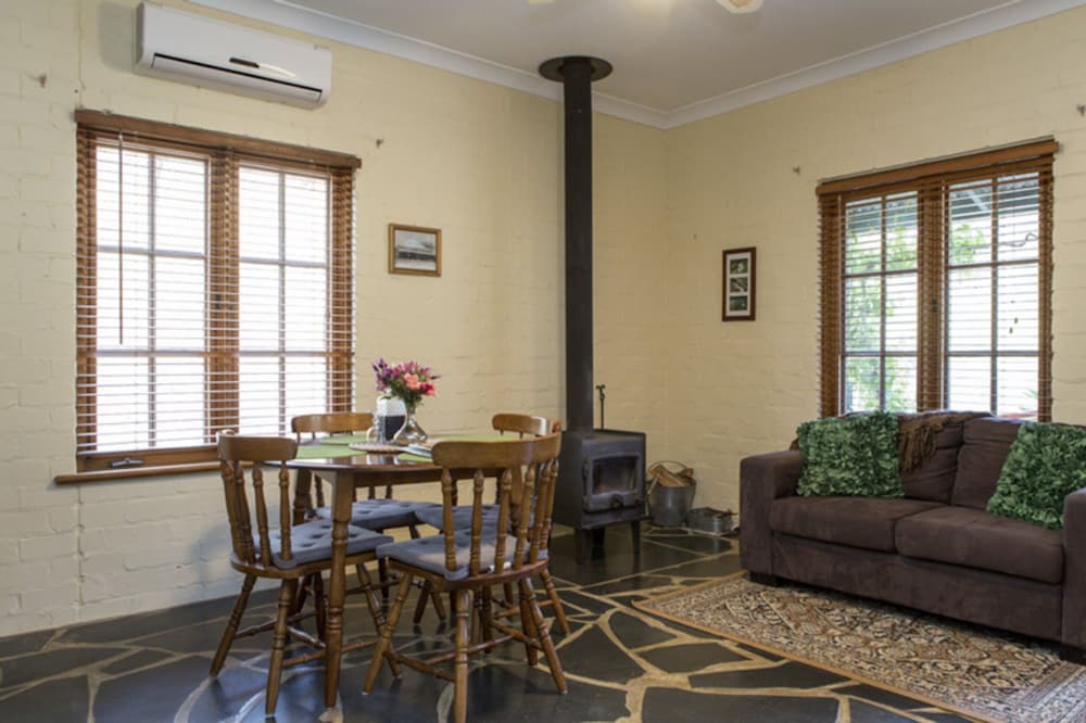 Battunga Bed & Breakfast 31/62