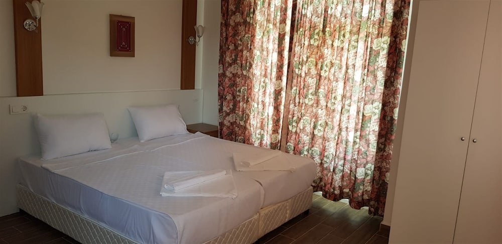Naz Garden Apart Hotel 7/30