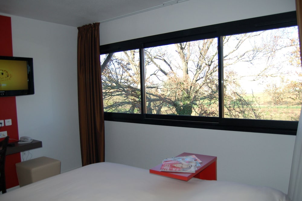 Ibis Styles Segre 5/58