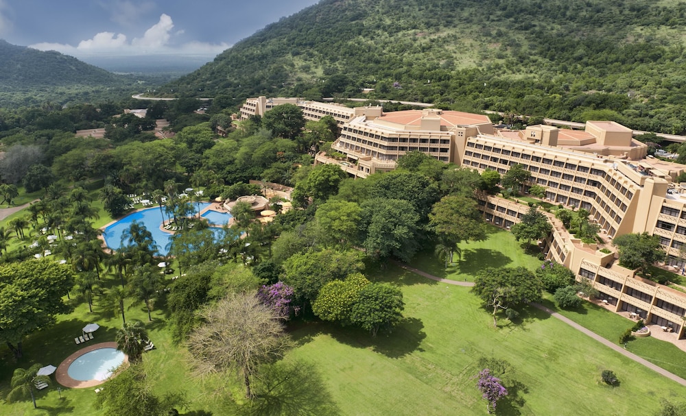 Sun City Hotel 33/50