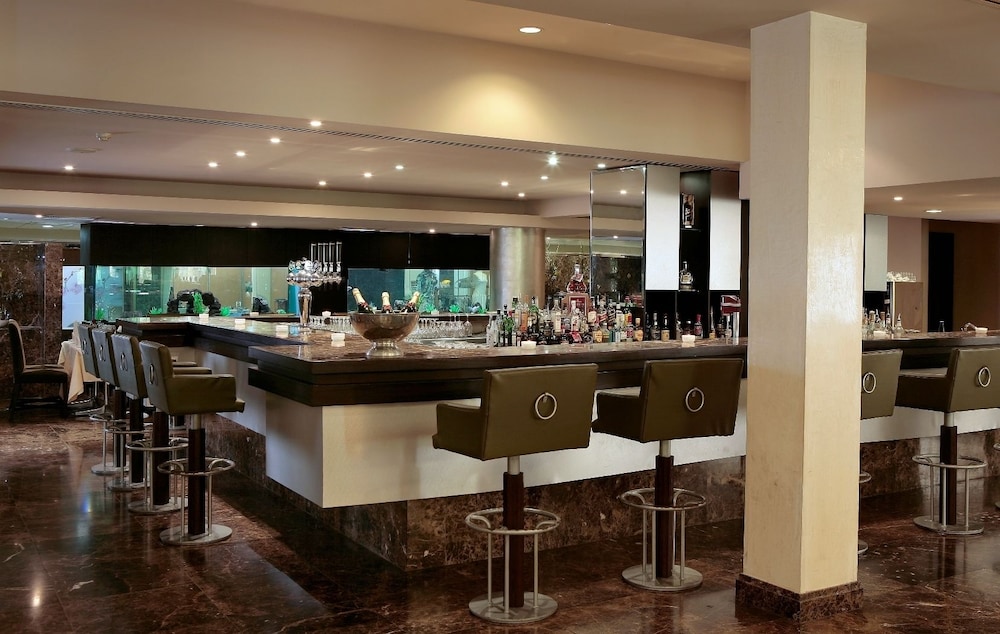 Adams Beach Hotel Deluxe Wing (Adults Only) 53/64