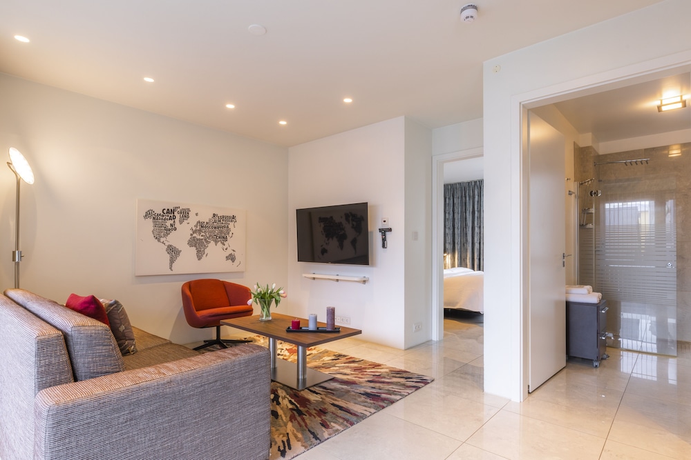 Black Pearl Luxury Apartments 39/67