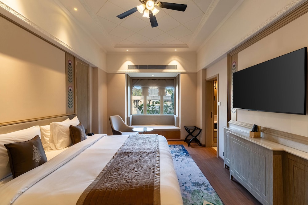 Heritage, Palace, King Bed, Hill View