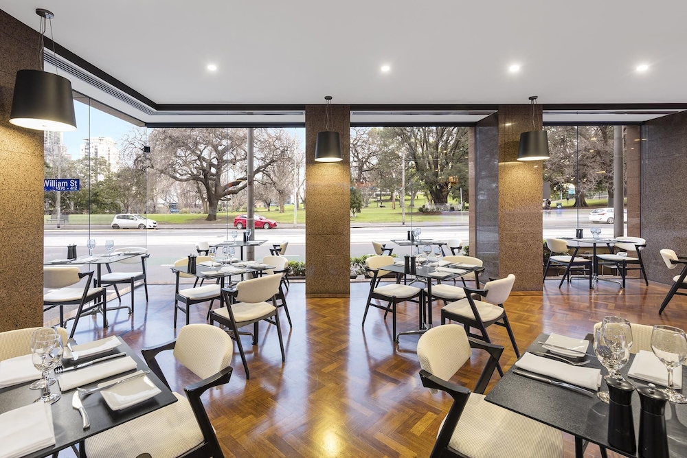 Flagstaff Gardens Hotel 42/65
