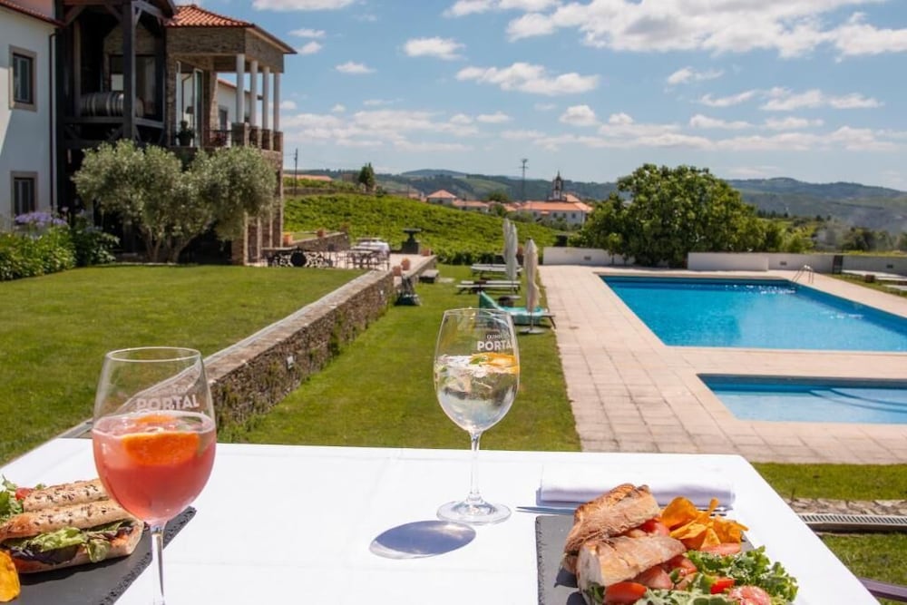 The Manor House Celeiros 57/75
